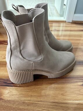 AND dolce vita Taupe Chelsea Ankle Booties with Lug Sole